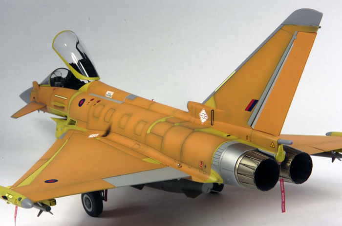 Eurofighter Typhoon by Alan Price (Revell 1/32)