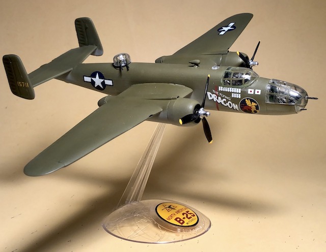 1/64 Atlantis B-25 Mitchell Bomber Plastic Model Kit 