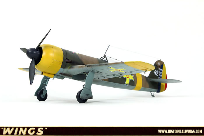 Hobbyboss 81757 - Kit Modellismo Aereo Rumeno IAR-80 Scala 1:48 - Caccia WWII Con 70+ Pezzi - Lunghezza 189mm, Apertura Alare 221mm